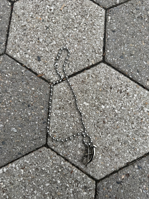 AVANT LOGO CHAIN